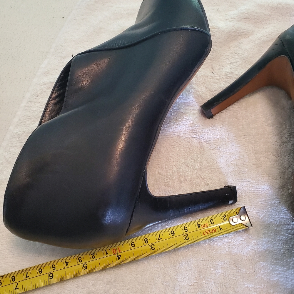 Open toe booty. - Picture 5 of 8